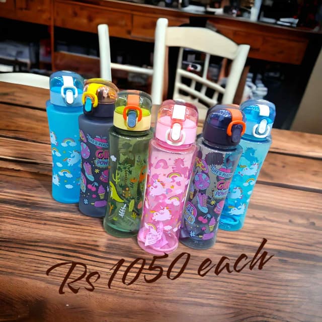 WATER BOTTLE PLASTIC CARTOON CHARACTER NO W1122